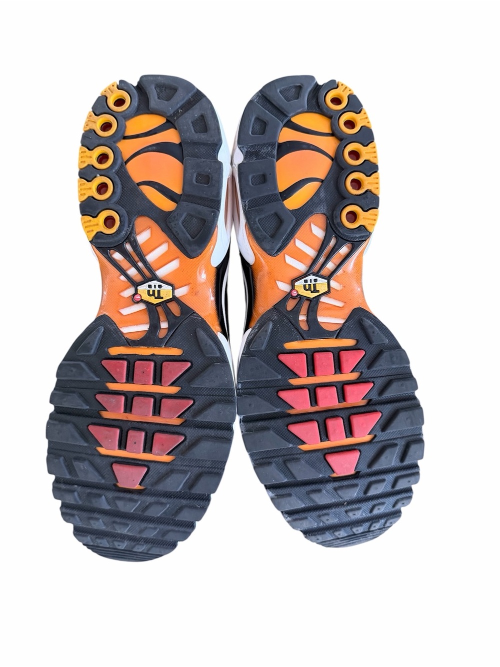 Nike Men's Gradient Yellow-Orange Athletic Sneakers with Black Accents - Picture 3 of 6